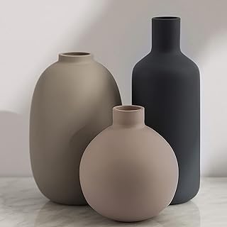 Minimal ceramic vase